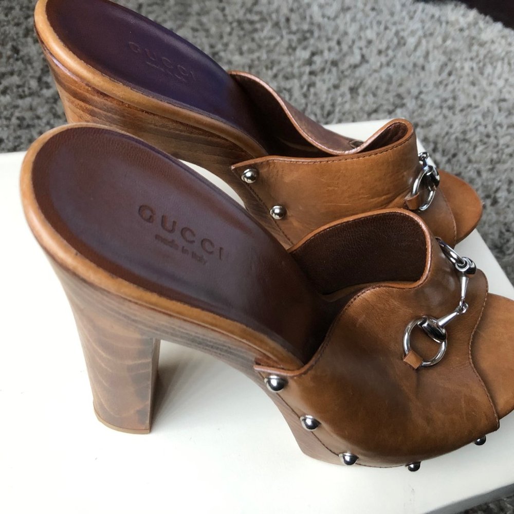 Gucci Heels - Picture 1 of 3